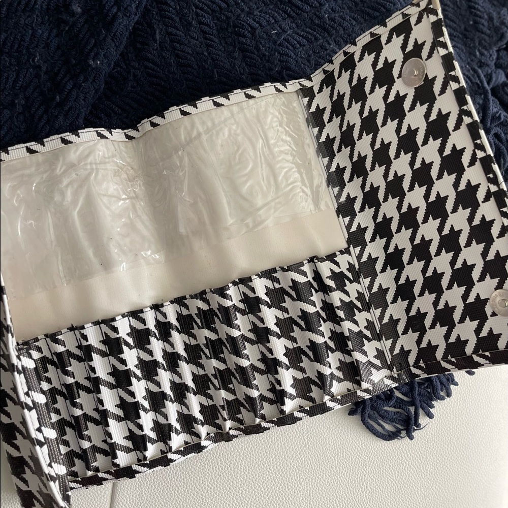 Makeup Brush Case - image 3